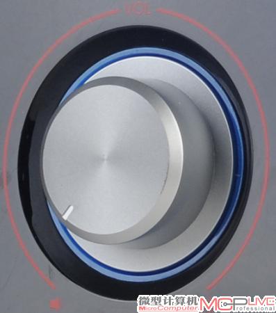 从奋达E200、E300到A310 PLUS旗舰版，音量旋钮周围的LED光圈给评测工程师印象深刻，在奋达诸多型号的音箱里广泛应用。